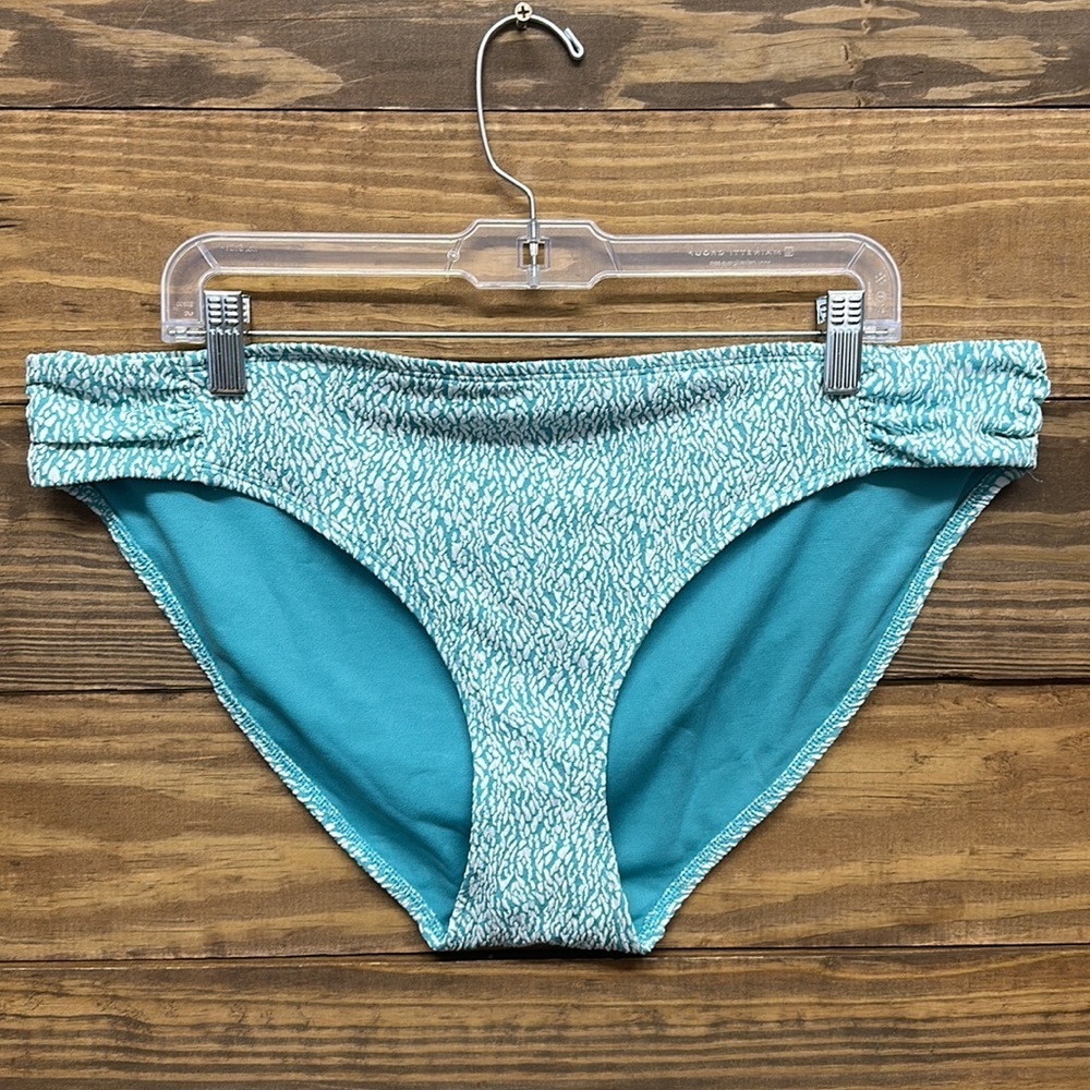 Women's Ruched Bottom - Picture 3 of 6